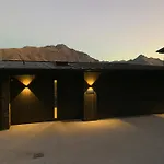 Rivendell, Luxury Cliff Top Home, Queenstown - Spa & Sauna