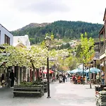 Base Backpackers Queenstown