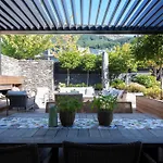11 Aspen Grove - Stunning Lake Views And Spa Pool