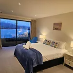 Stunning Views - Queenstown Townhouse