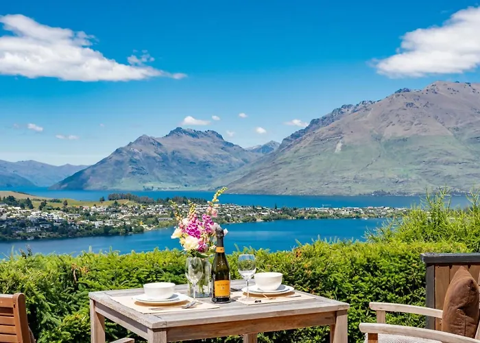 Fantail On Goldleaf - Queenstown Holiday Home