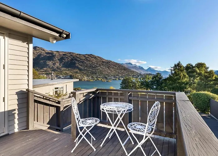 Lake And Mountain View Living