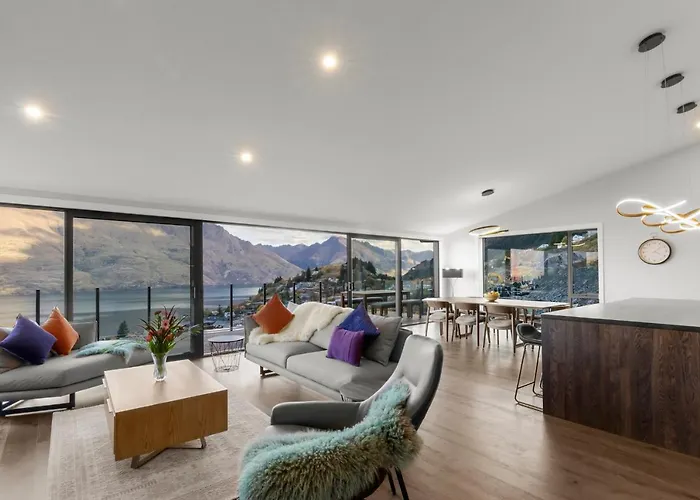 Rivendell, Luxury Cliff Top Home, Queenstown - Spa & Sauna