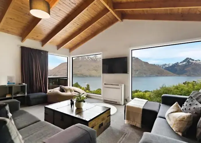 The Alpine - Queenstown Holiday Home