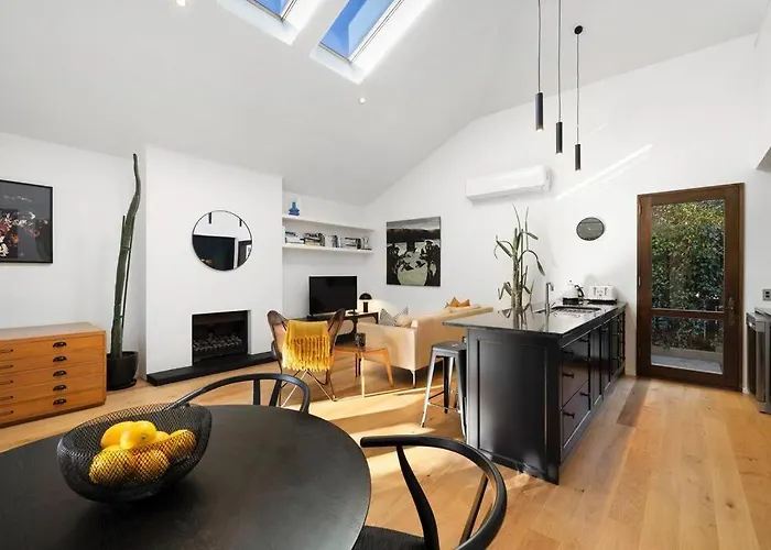 Central Location Holiday Home