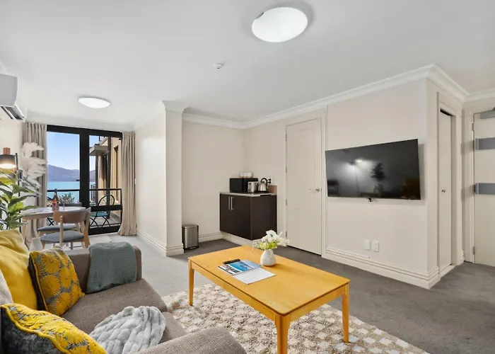 Modern Spacious Town Center Unit With Lake View