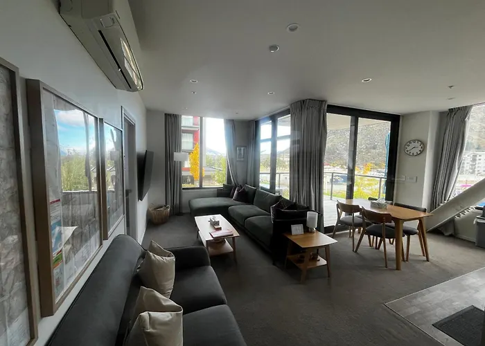 Your Queenstown Adventure Base!