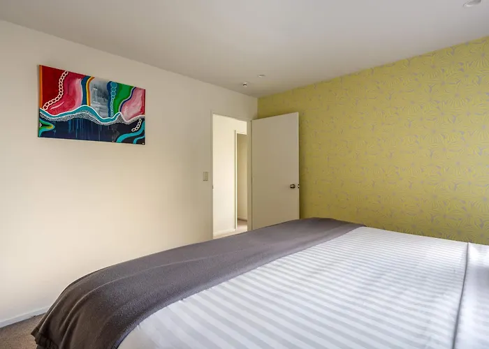 Highlands Apt- Lake Views- Free Parking- Ac- Bbq
