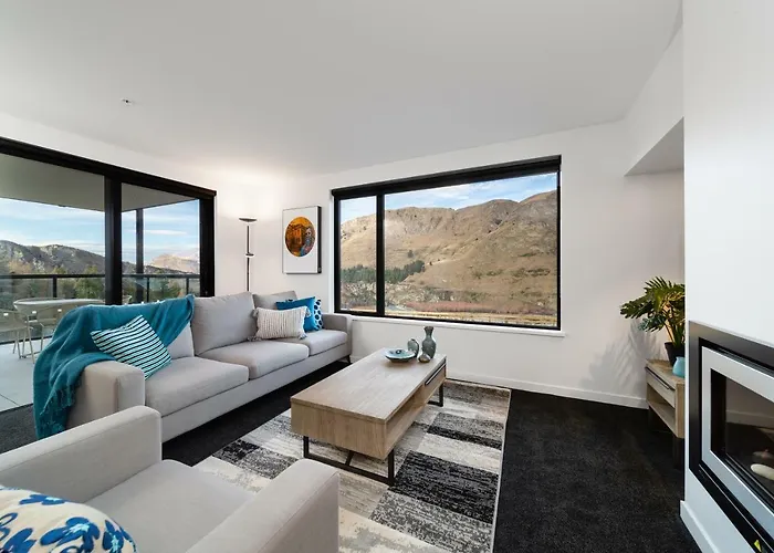 Coronet Apartment, Complete Comfort And Views