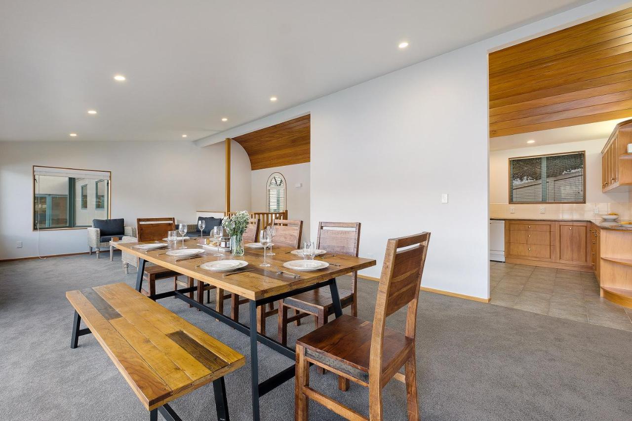 Huge Lakefront Delight - Holiday home Queenstown