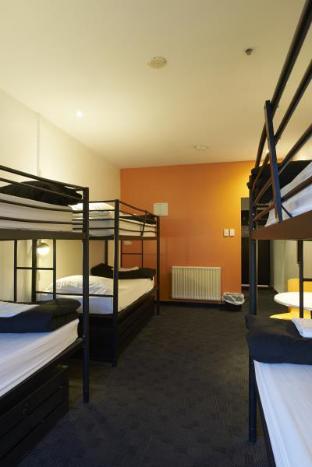 Hostel Base Backpackers