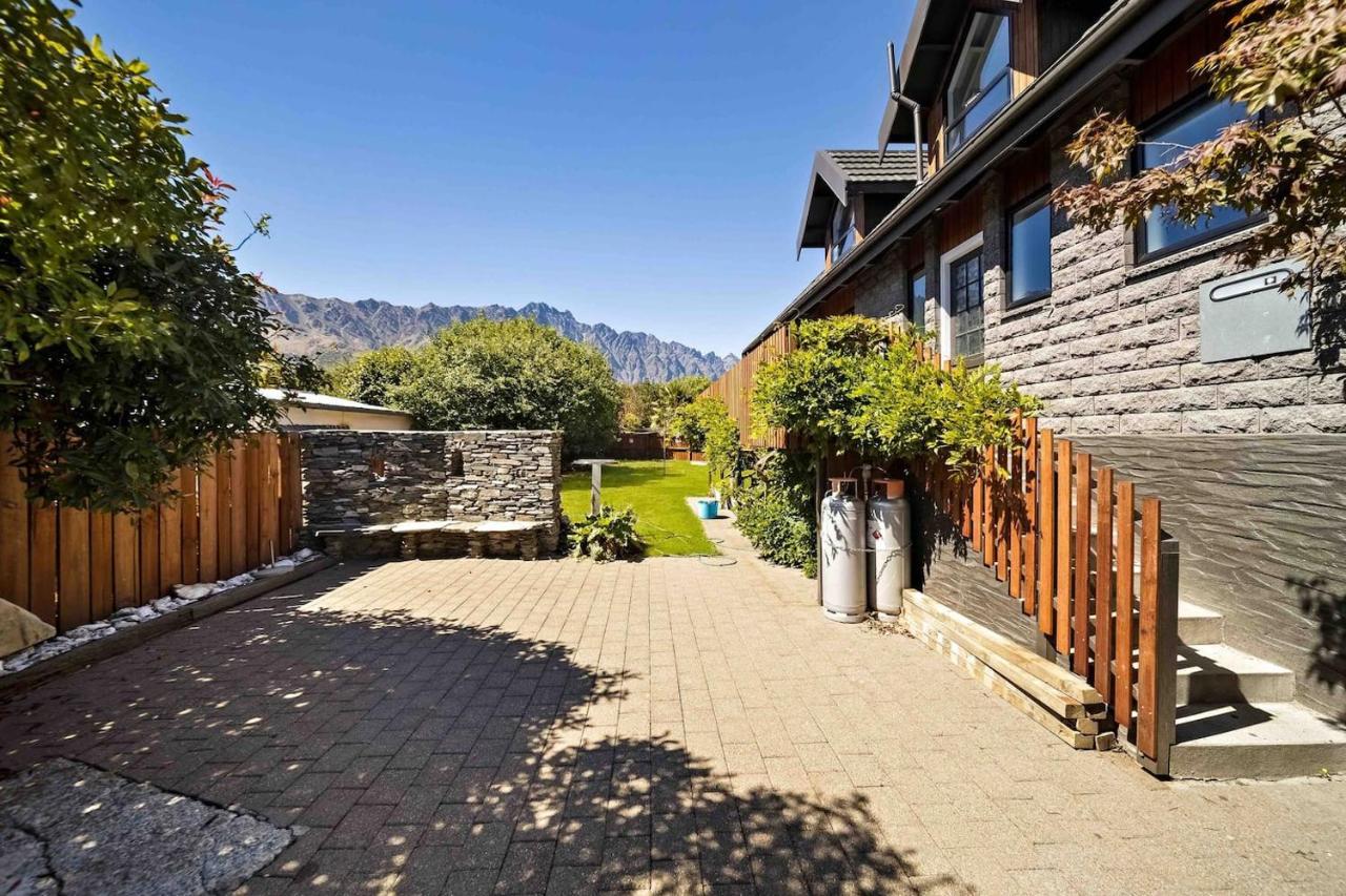 Holiday home The Gables - - Beautiful, Stylish, Newly Renovated 4 Bedroom *