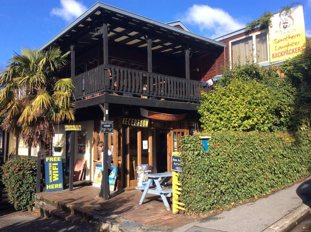 Southern Laughter Backpackers * Queenstown