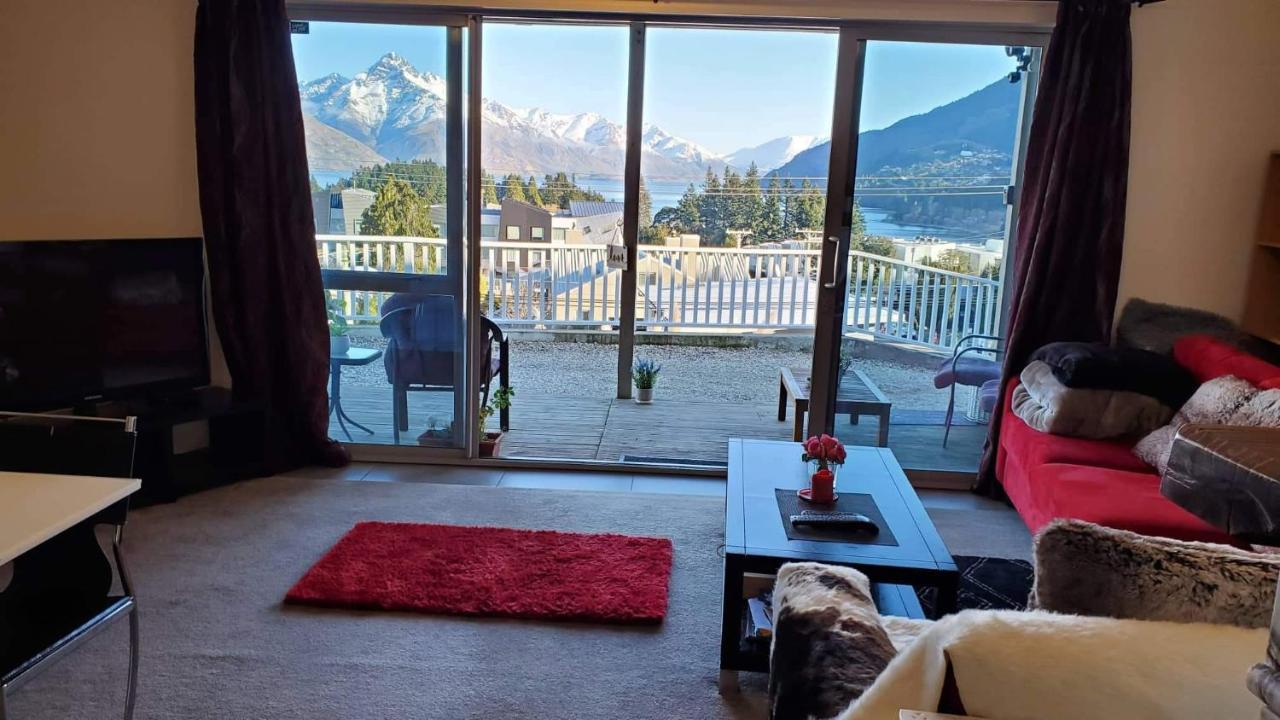 Lakeview 5-10mins Walk To Town 4bedrms 镇上湖景4房套房 * Queenstown