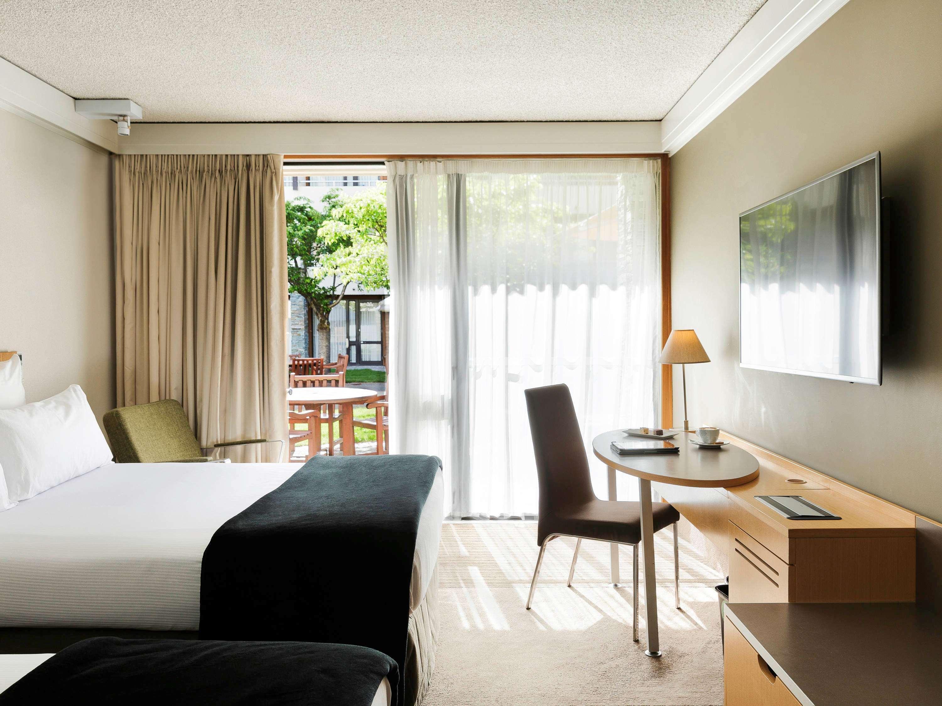 Novotel Lakeside Hotel Queenstown