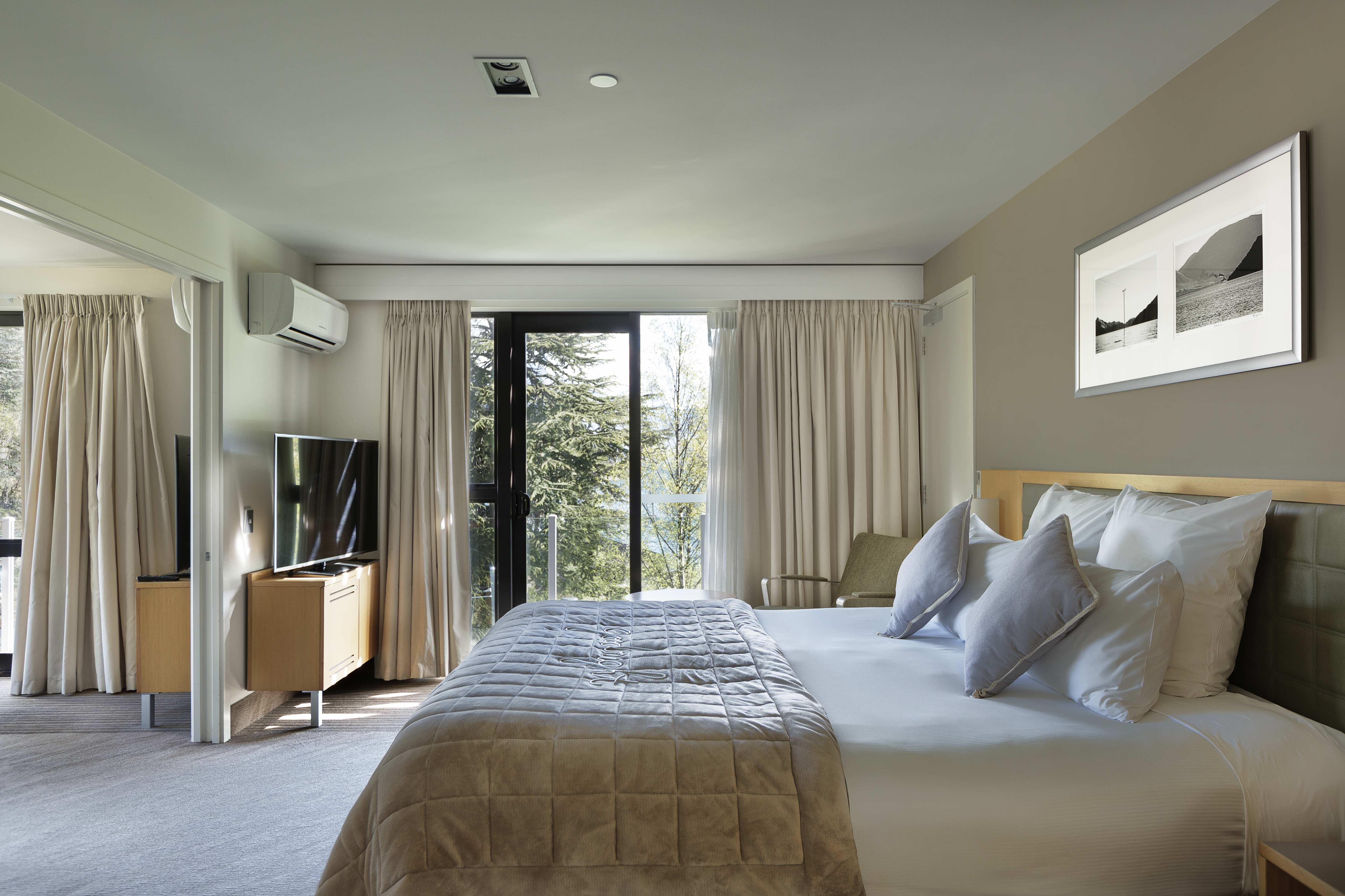 Novotel Lakeside Hotel Queenstown