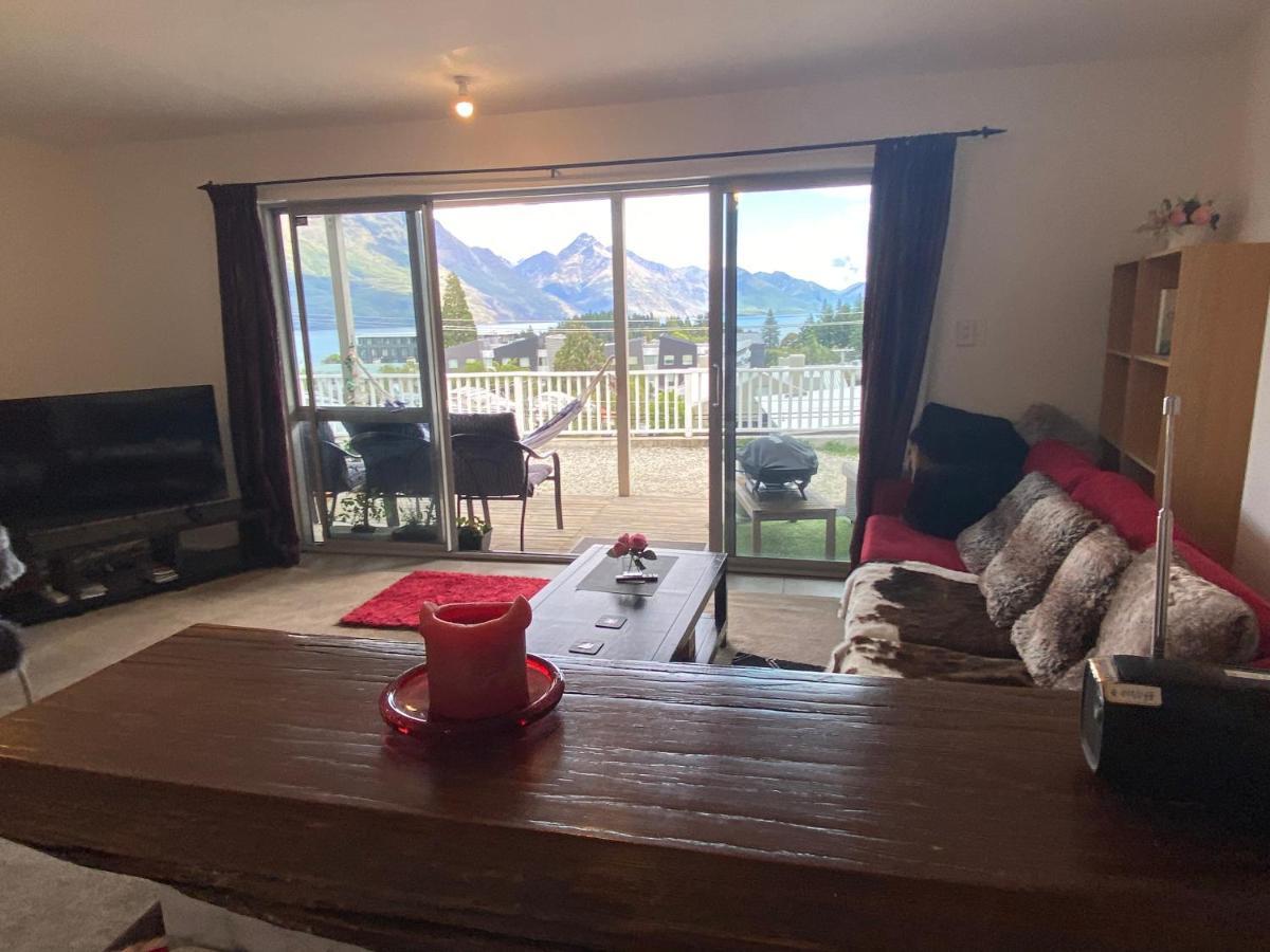 Apartment Lakeview 5-10mins Walk To Town 4bedrms 镇上湖景4房套房 *