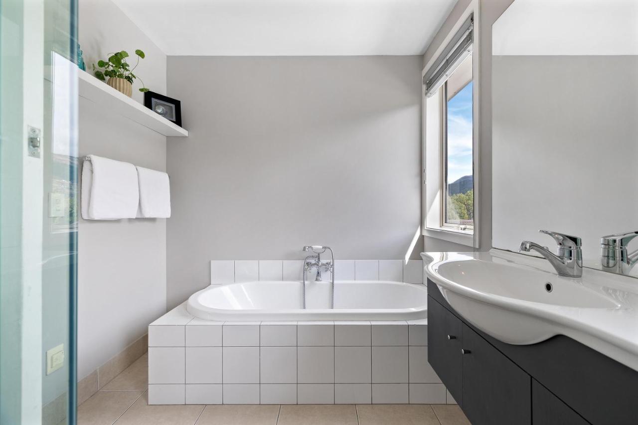 Holiday home And Mountain View Living Queenstown