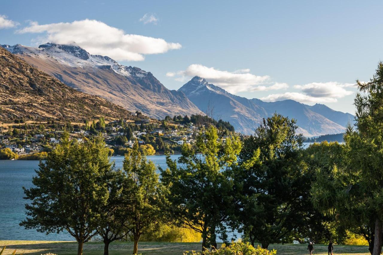 Holiday home And Mountain View Living