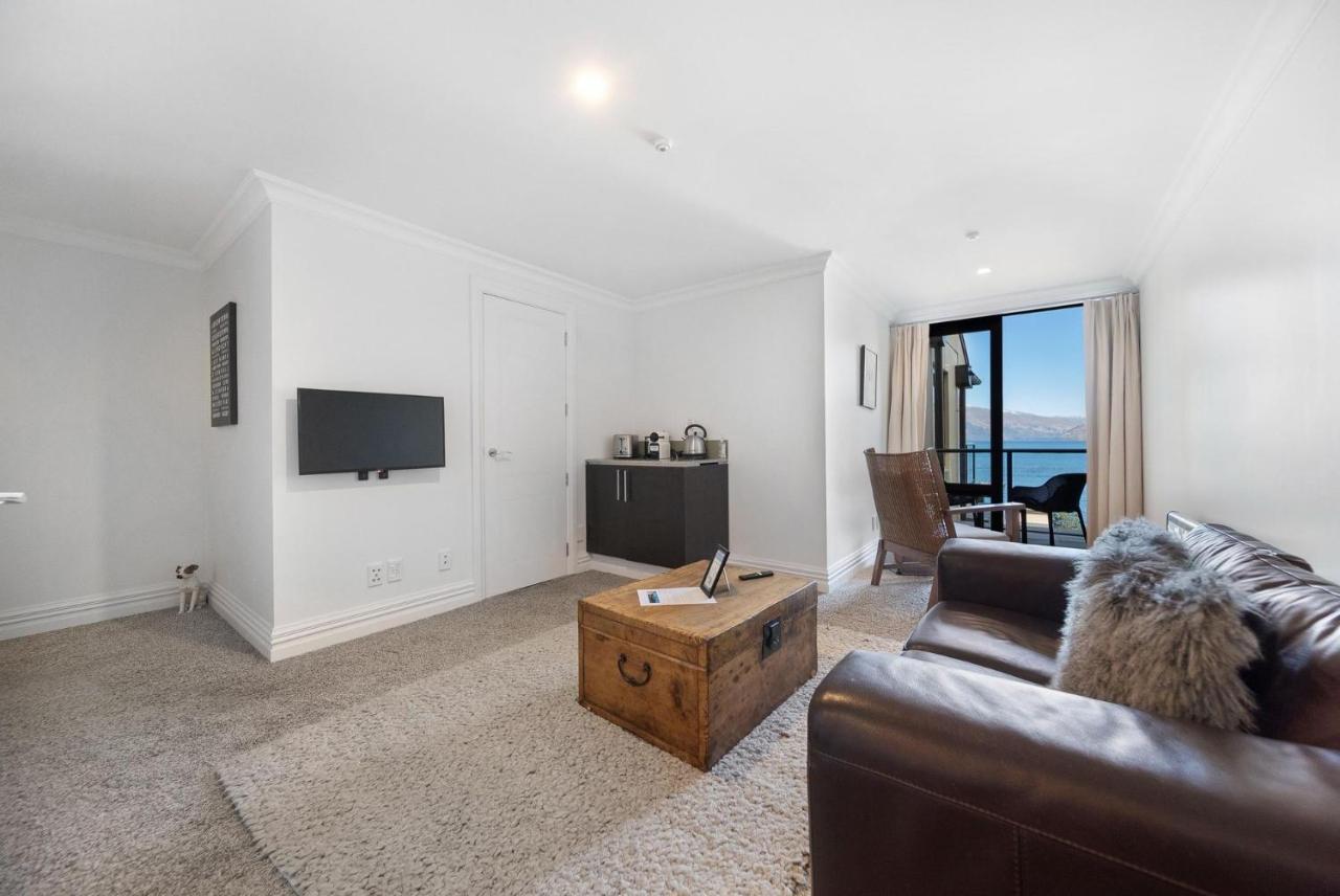 Beacon Lakeside Luxury 908 - 3 Bedroom Apartment *