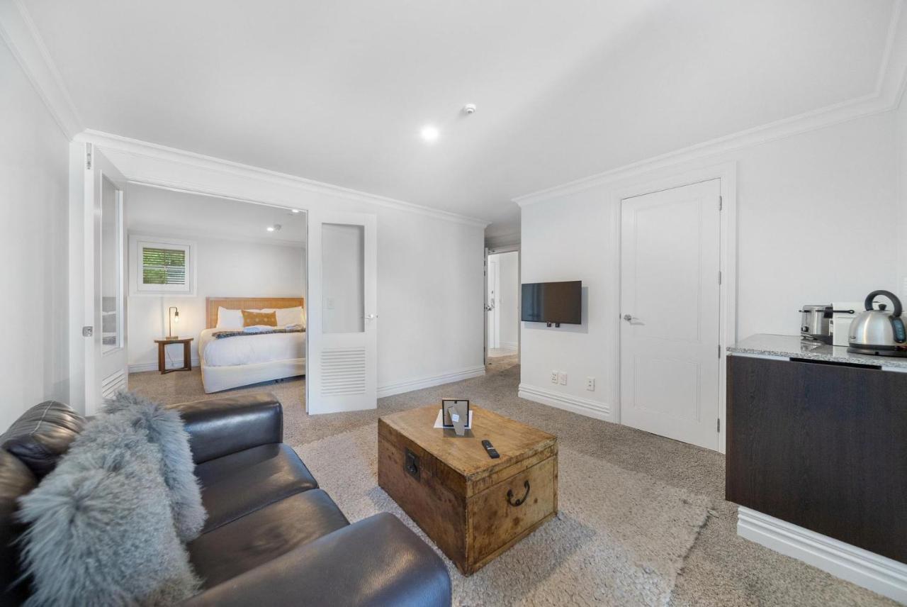 Beacon Lakeside Luxury 908 - 3 Bedroom Apartment Queenstown