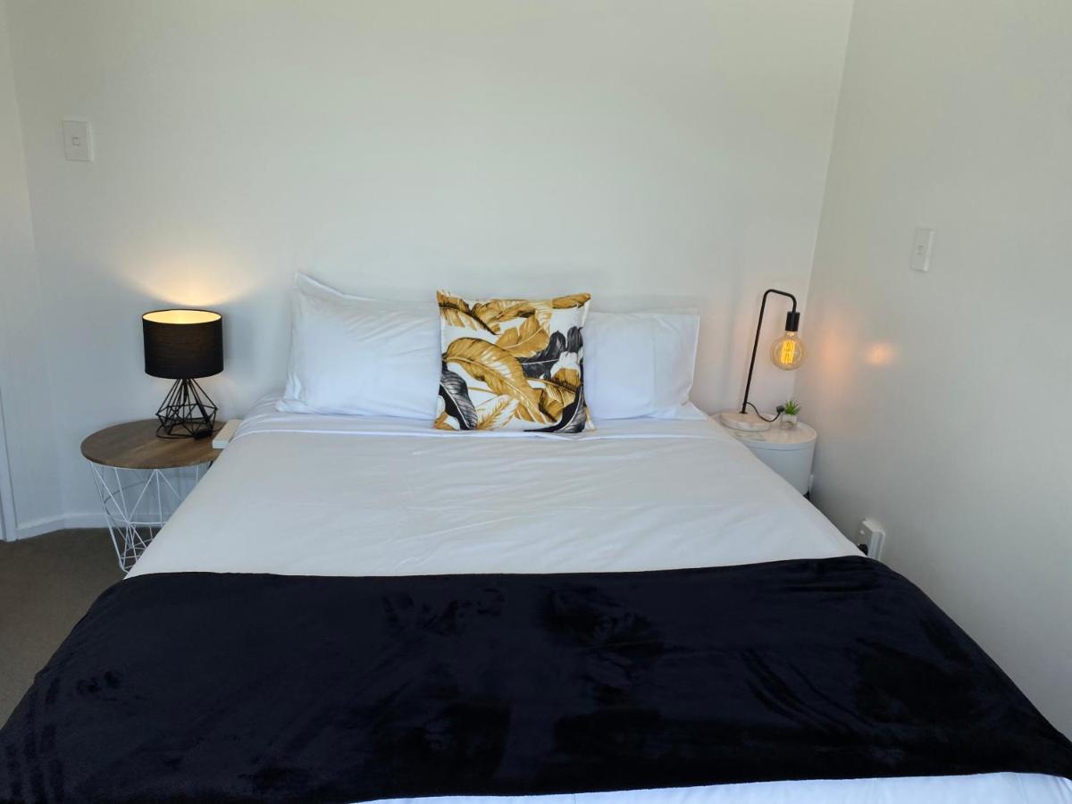 Apartment Lakeview 5-10mins Walk To Town 4bedrms 镇上湖景4房套房