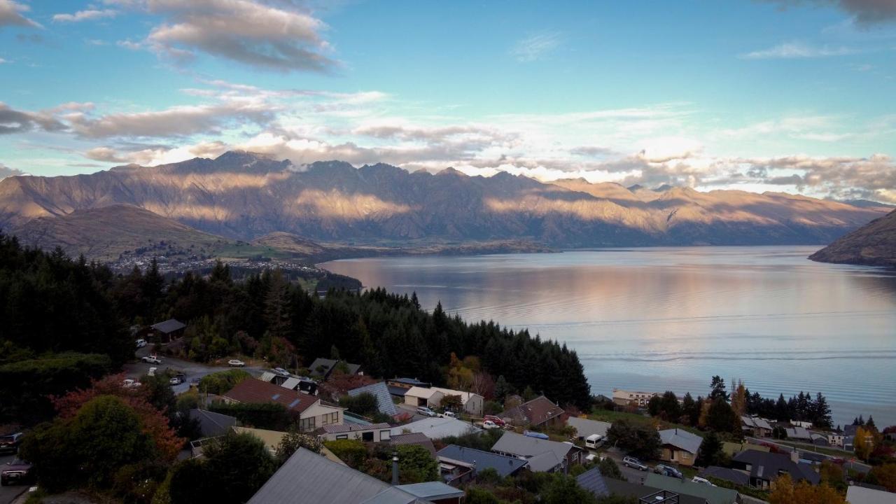 Villa Rivendell, Luxury Cliff Top Home, - Spa & Sauna