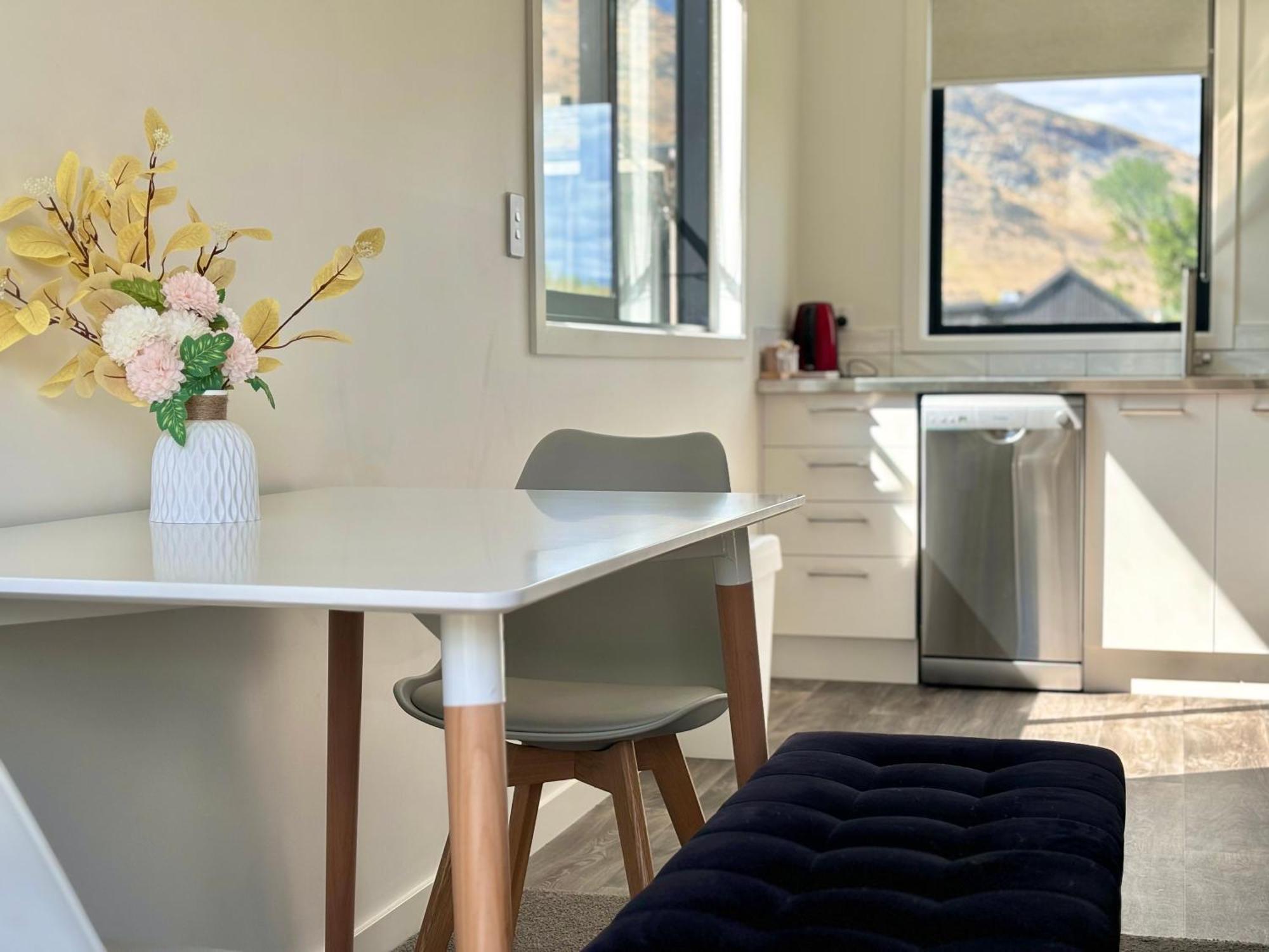 Chic Mountain-view 2br In Holiday home *