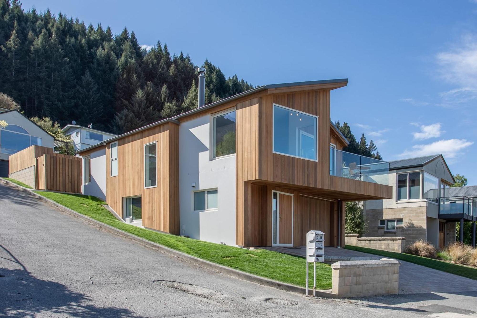 Ruru Retreat- Free Parking- Hot Tub- Walk To Town * Queenstown