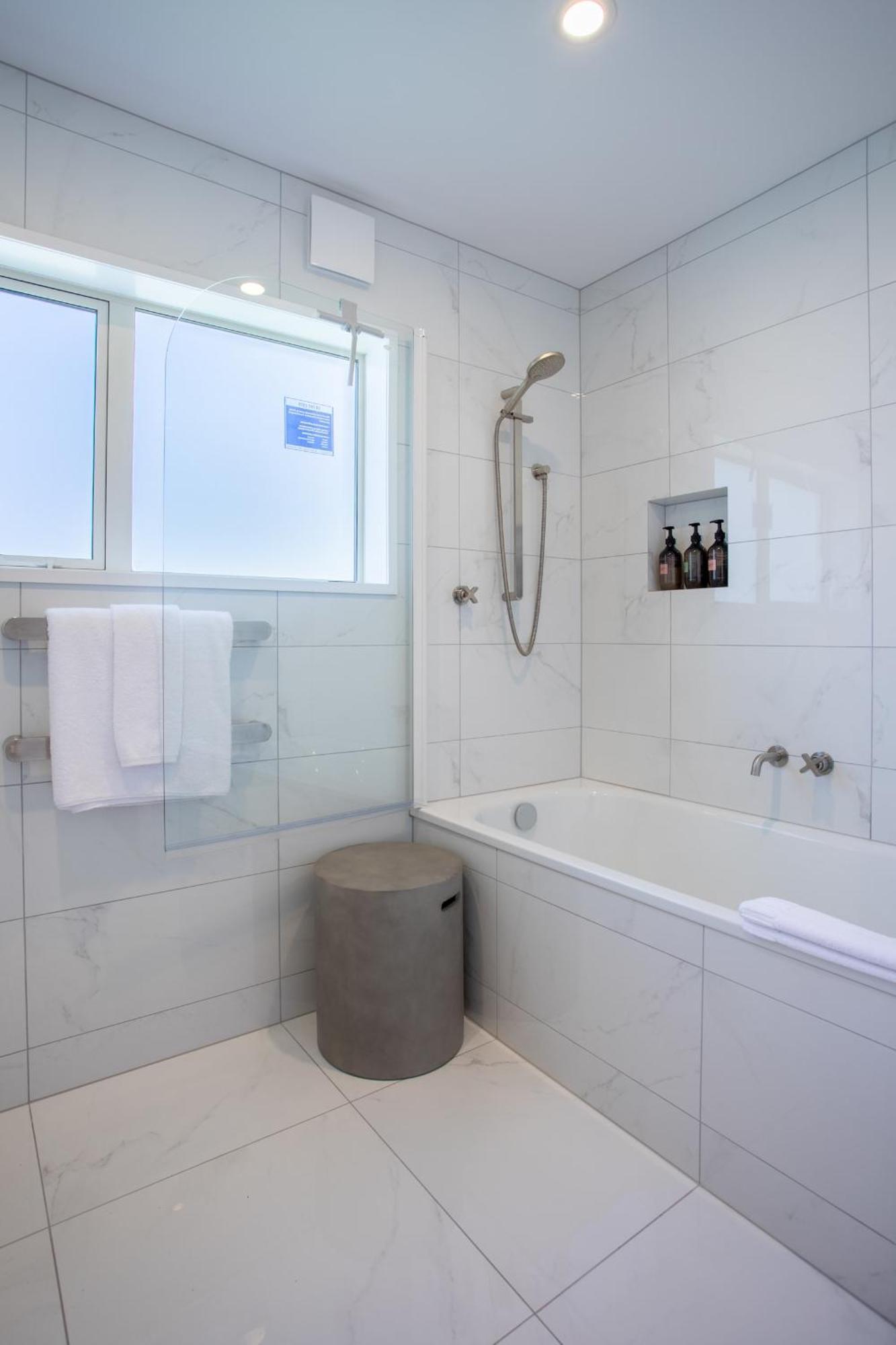 Ruru Retreat- Free Parking- Hot Tub- Walk To Town Queenstown