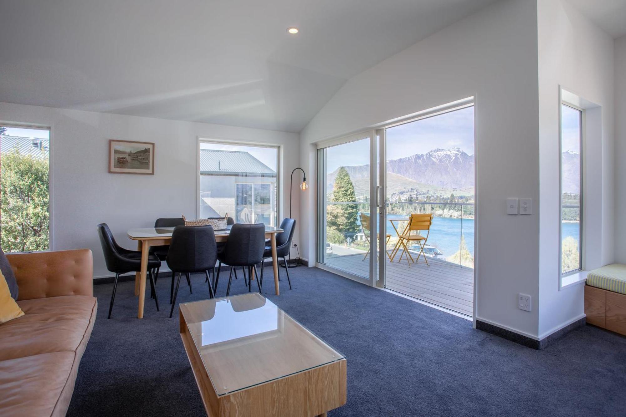 Ruru Retreat- Free Parking- Hot Tub- Walk To Town Holiday home Queenstown
