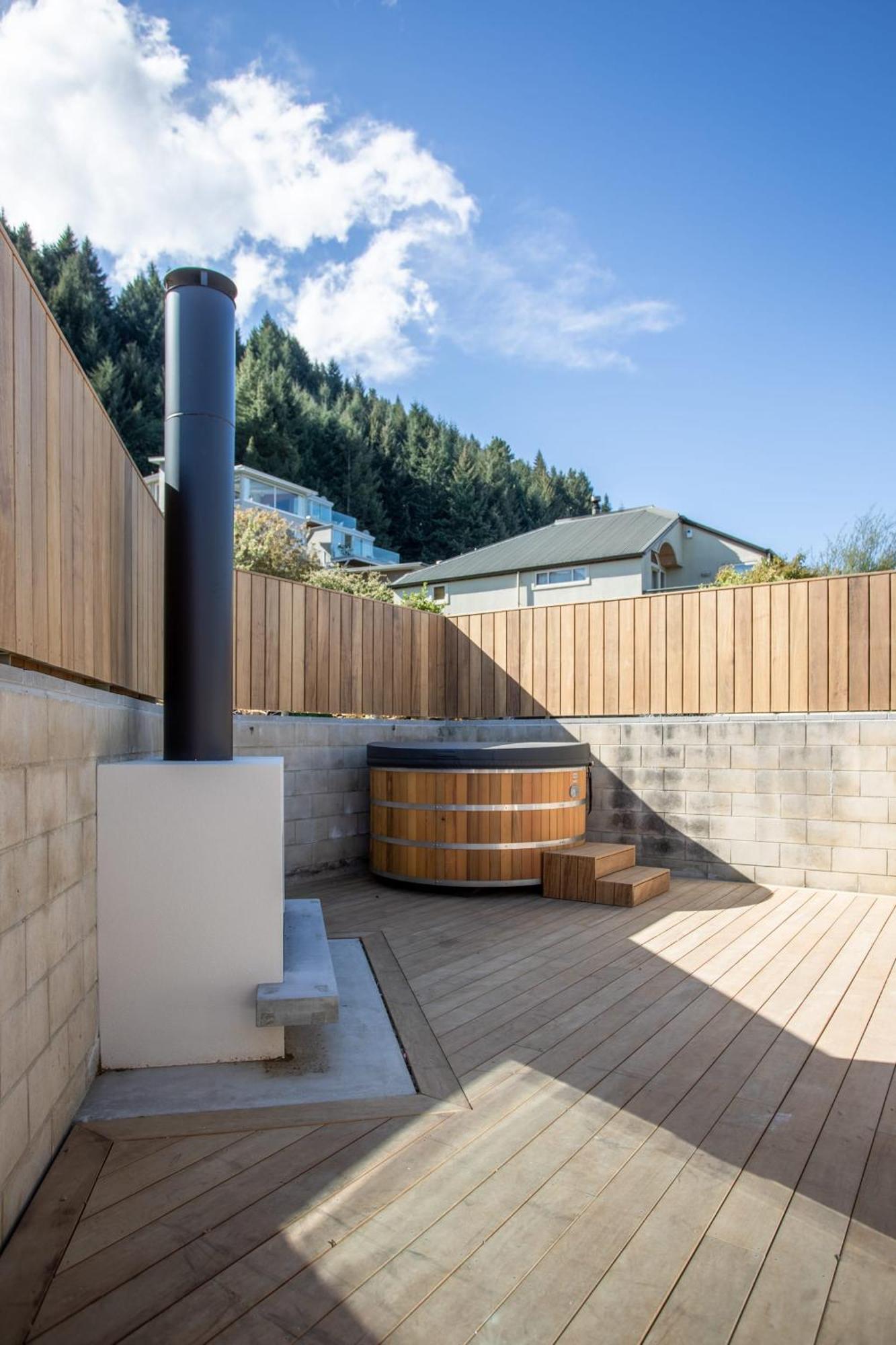 Holiday home Ruru Retreat- Free Parking- Hot Tub- Walk To Town