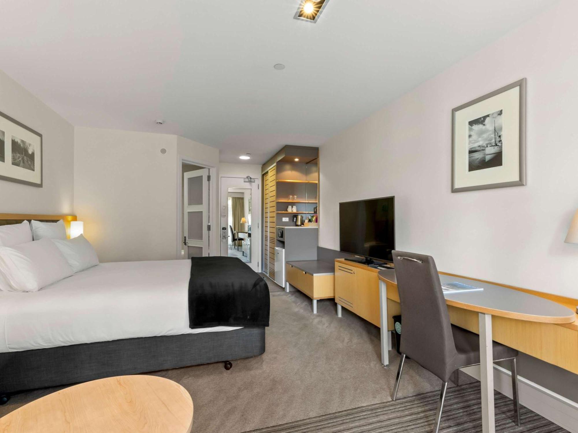 Novotel Lakeside