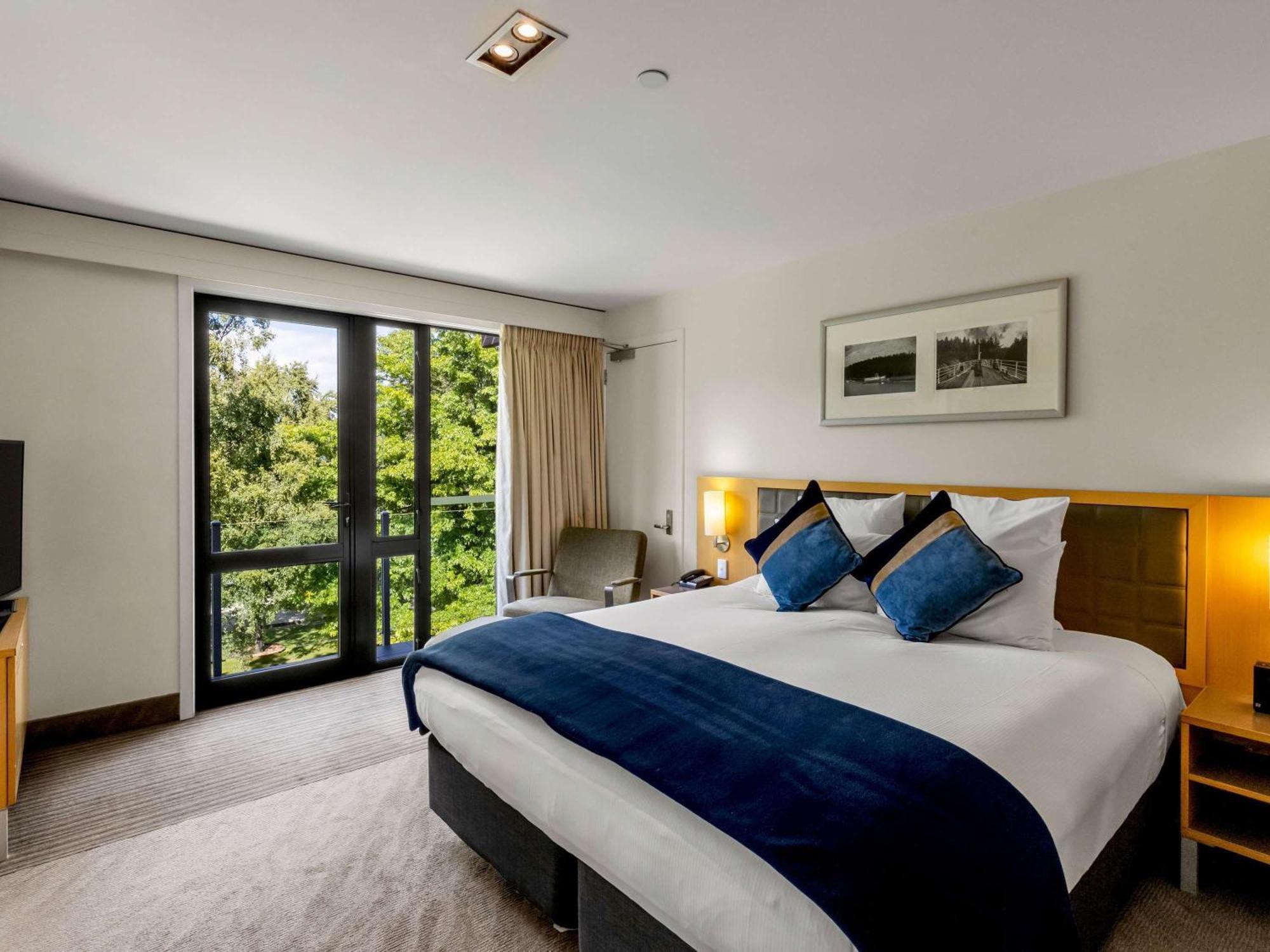 Hotel Novotel Lakeside 4*