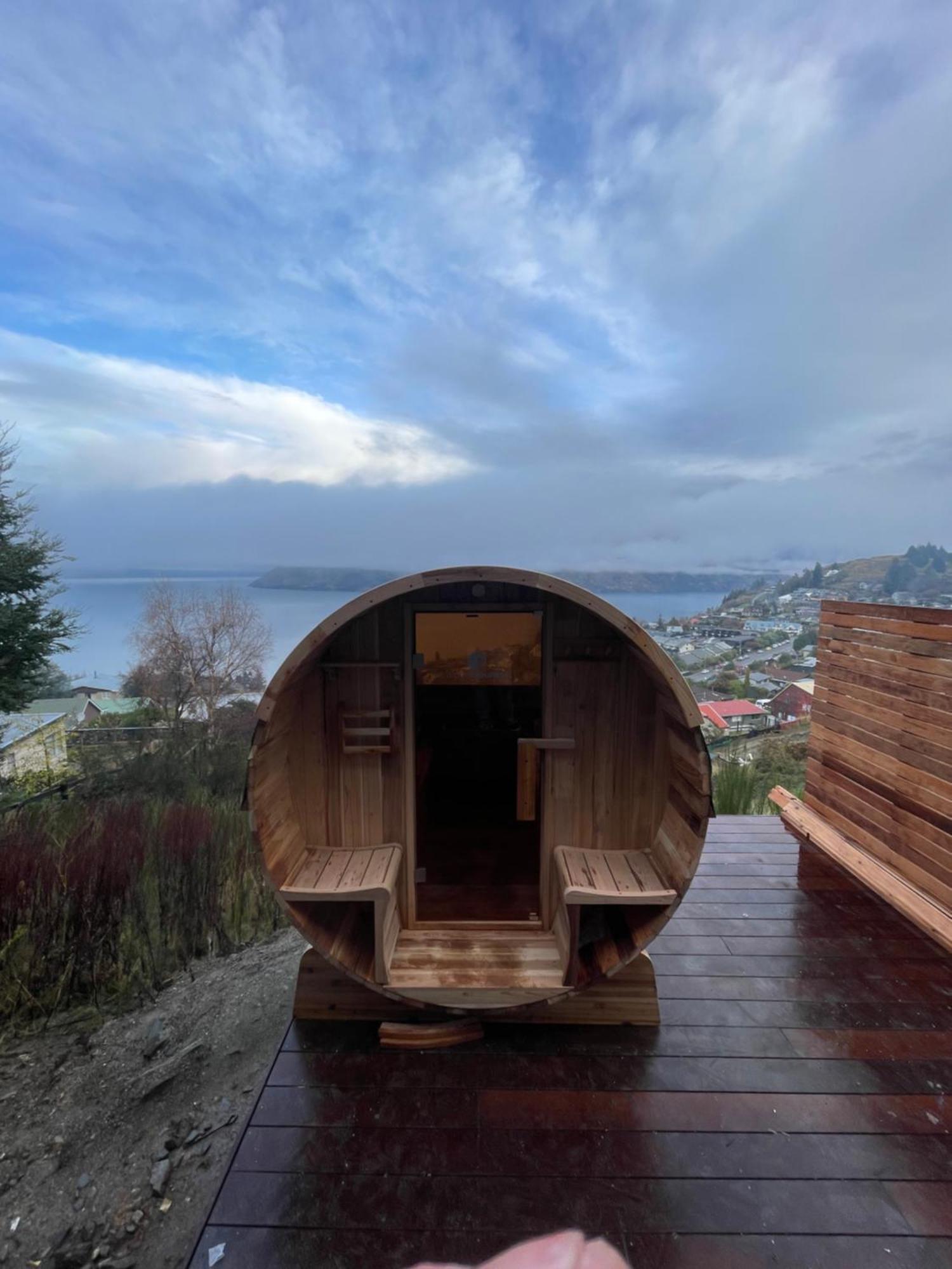 Rivendell, Luxury Cliff Top Home, - Spa & Sauna * Queenstown