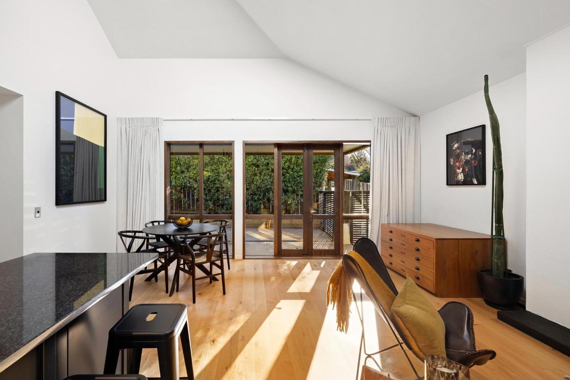 Beautifully Styled Holiday home Queenstown