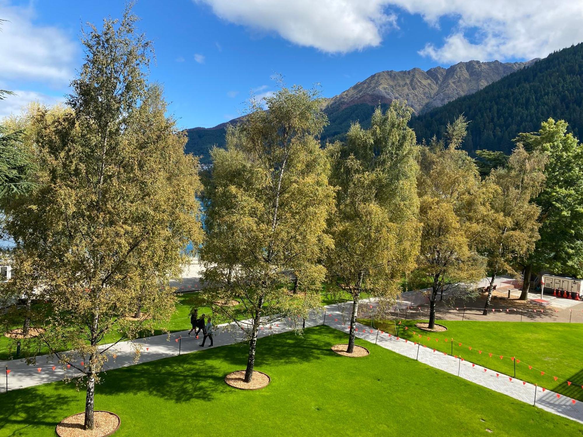 Novotel Lakeside Hotel Queenstown