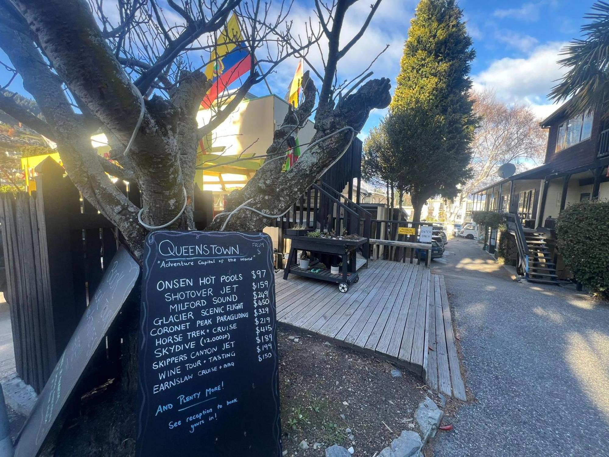 Southern Laughter Backpackers * Queenstown