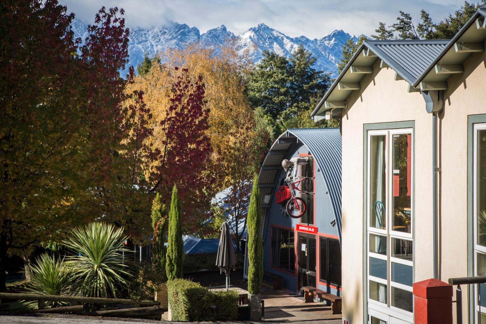 Pinewood Hostel