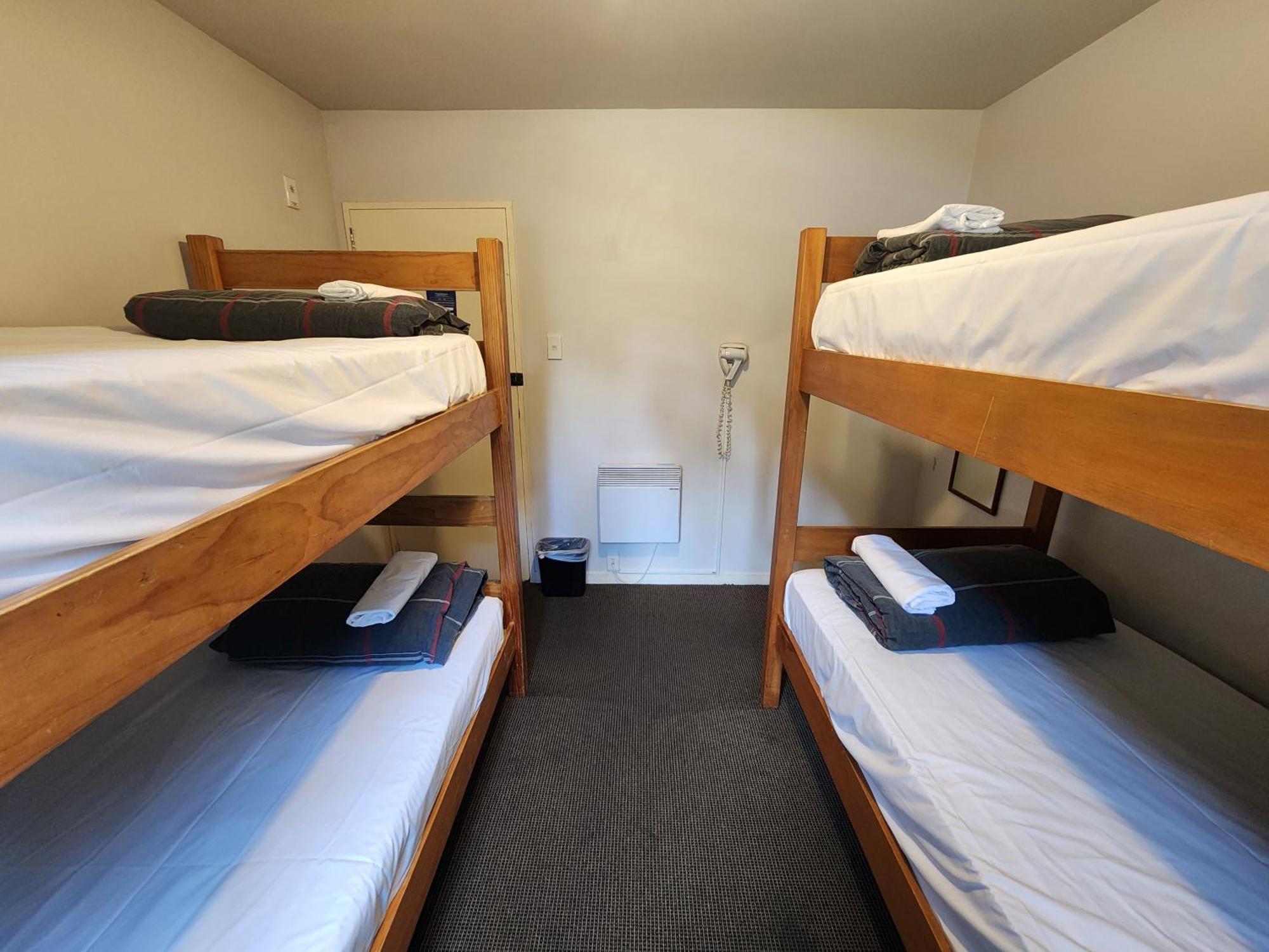 Pinewood Hostel *