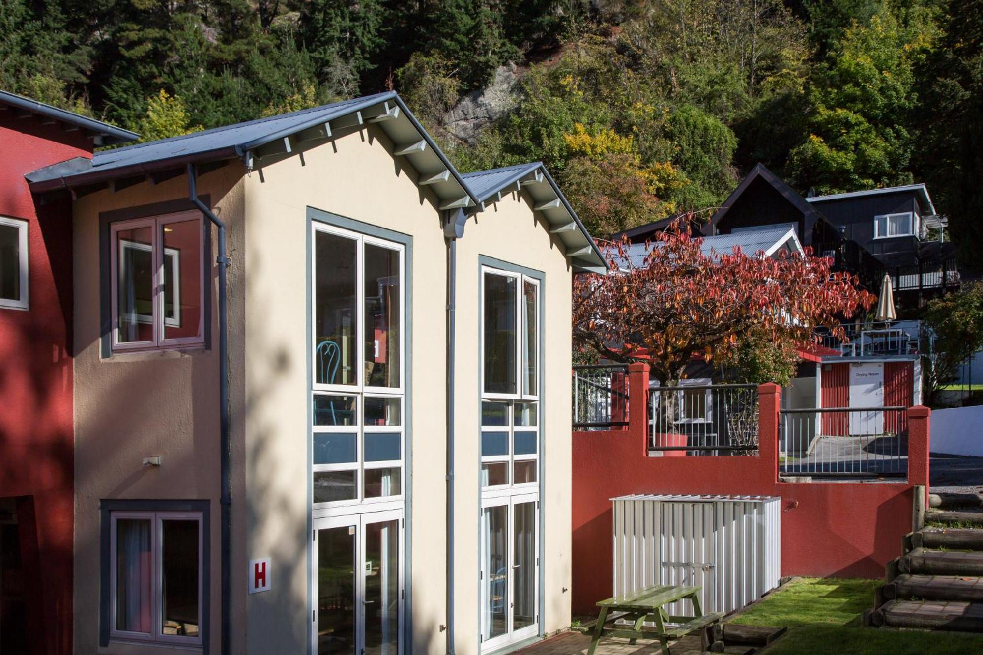 Pinewood Hostel