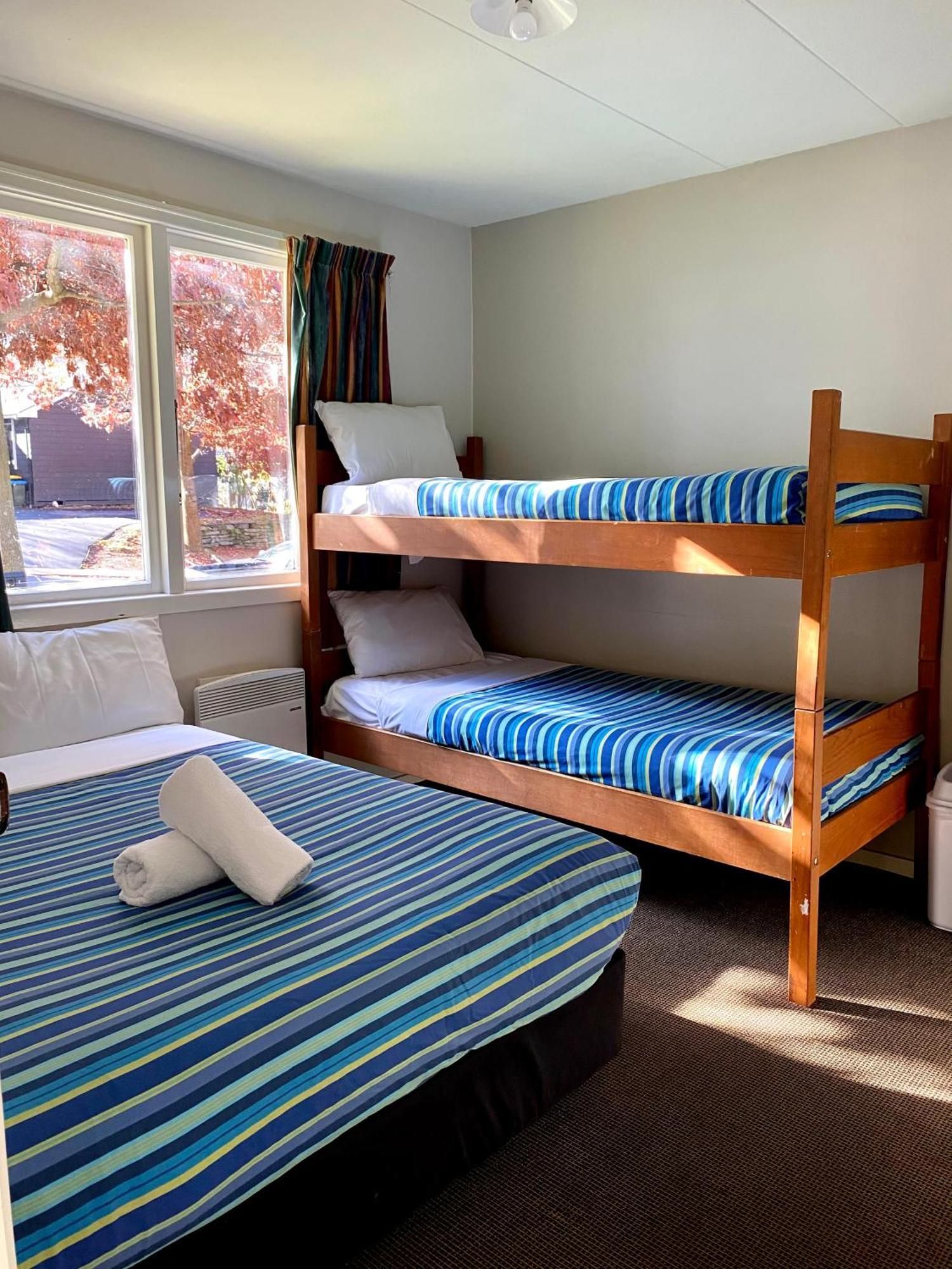 Pinewood Hostel *