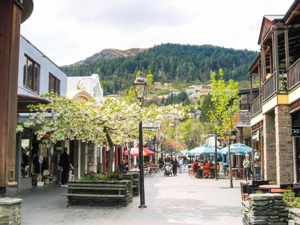 Base Backpackers Hostel Queenstown