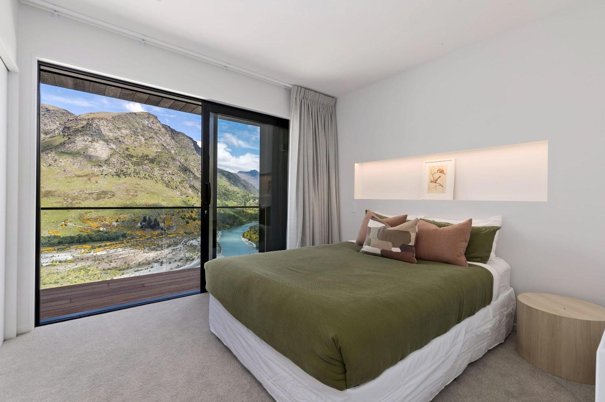 Stunning Mountain Views In Queenstown-hot Tub