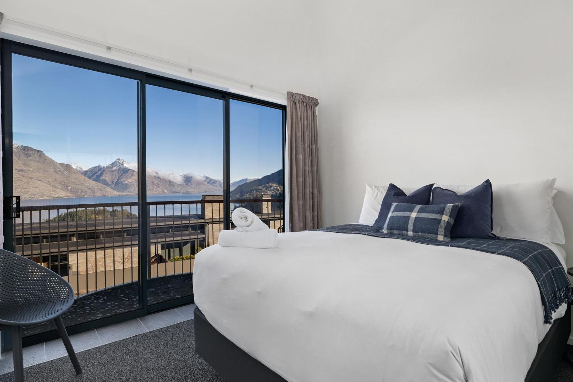 Holiday home Panorama Views - With 2 Car Garage Queenstown