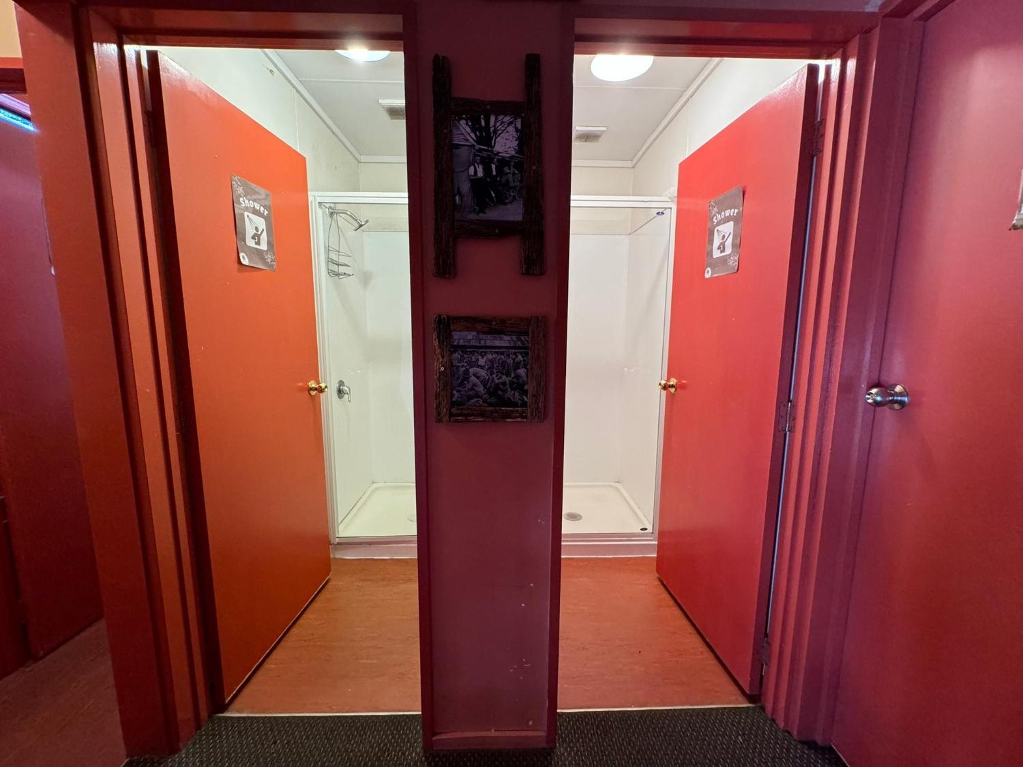 Southern Laughter Backpackers Hostel *