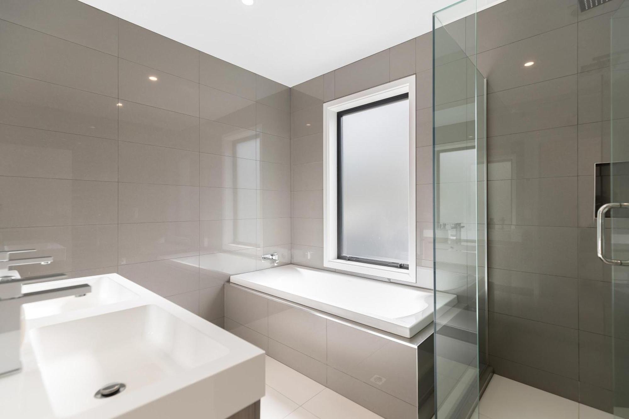 High Rise Views Luxury Retreat *
