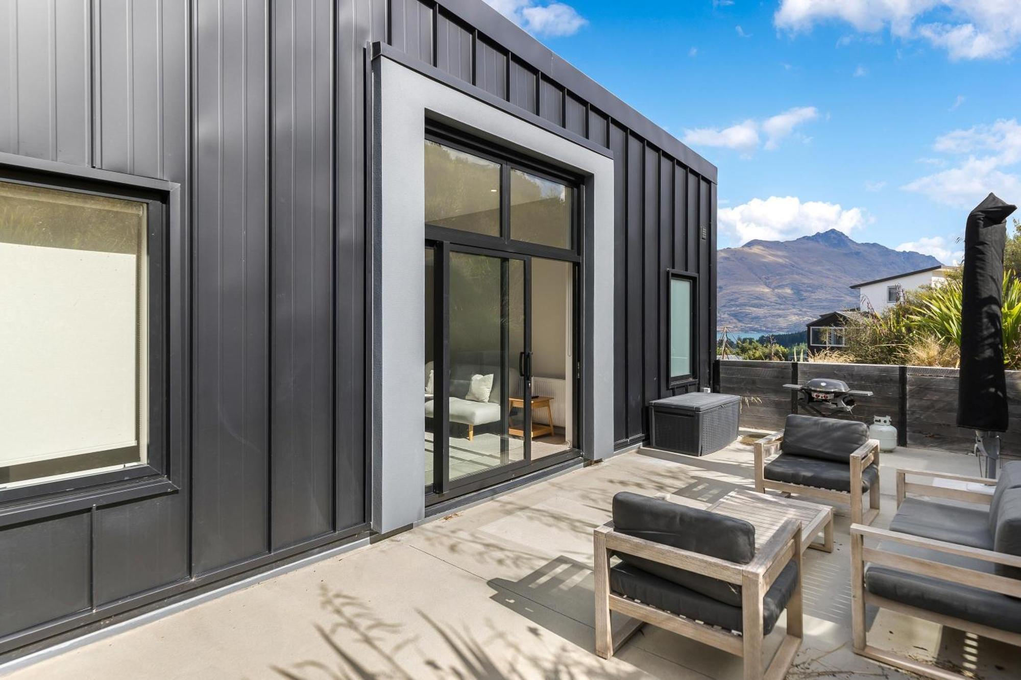 High Rise Views Luxury Retreat Holiday home *
