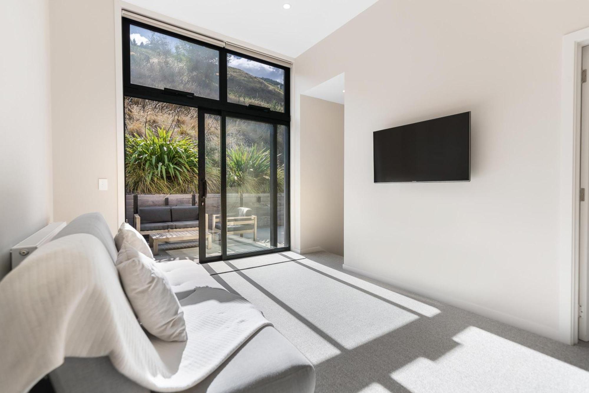 High Rise Views Luxury Retreat Holiday home Queenstown