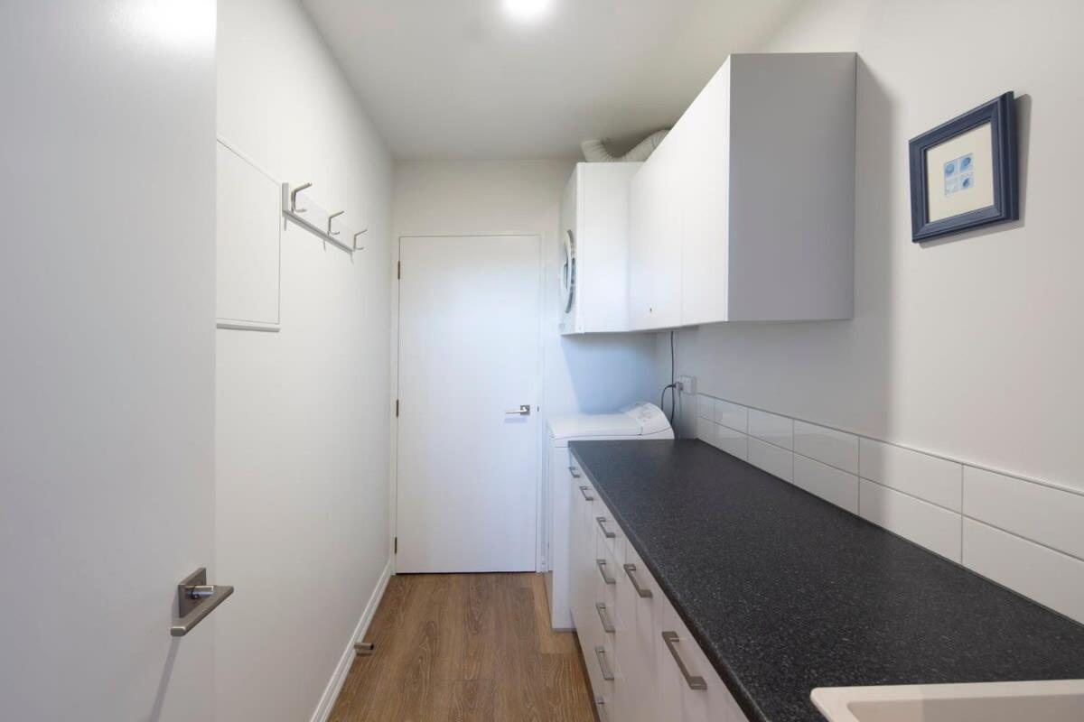 Awa- Views- Bbq- Ac- Garage Holiday home *